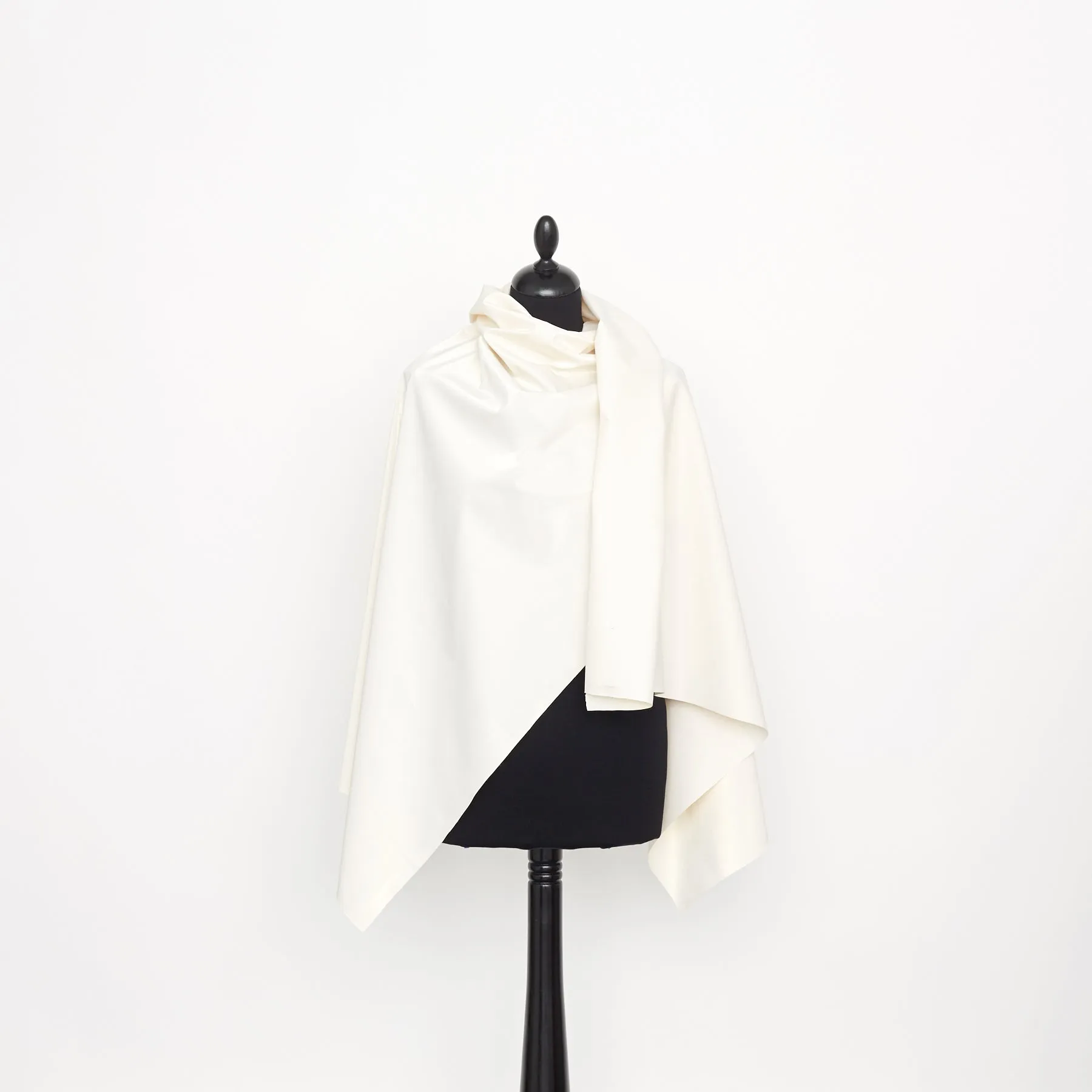 T22A02038 | WR Shiny Coated Canvas